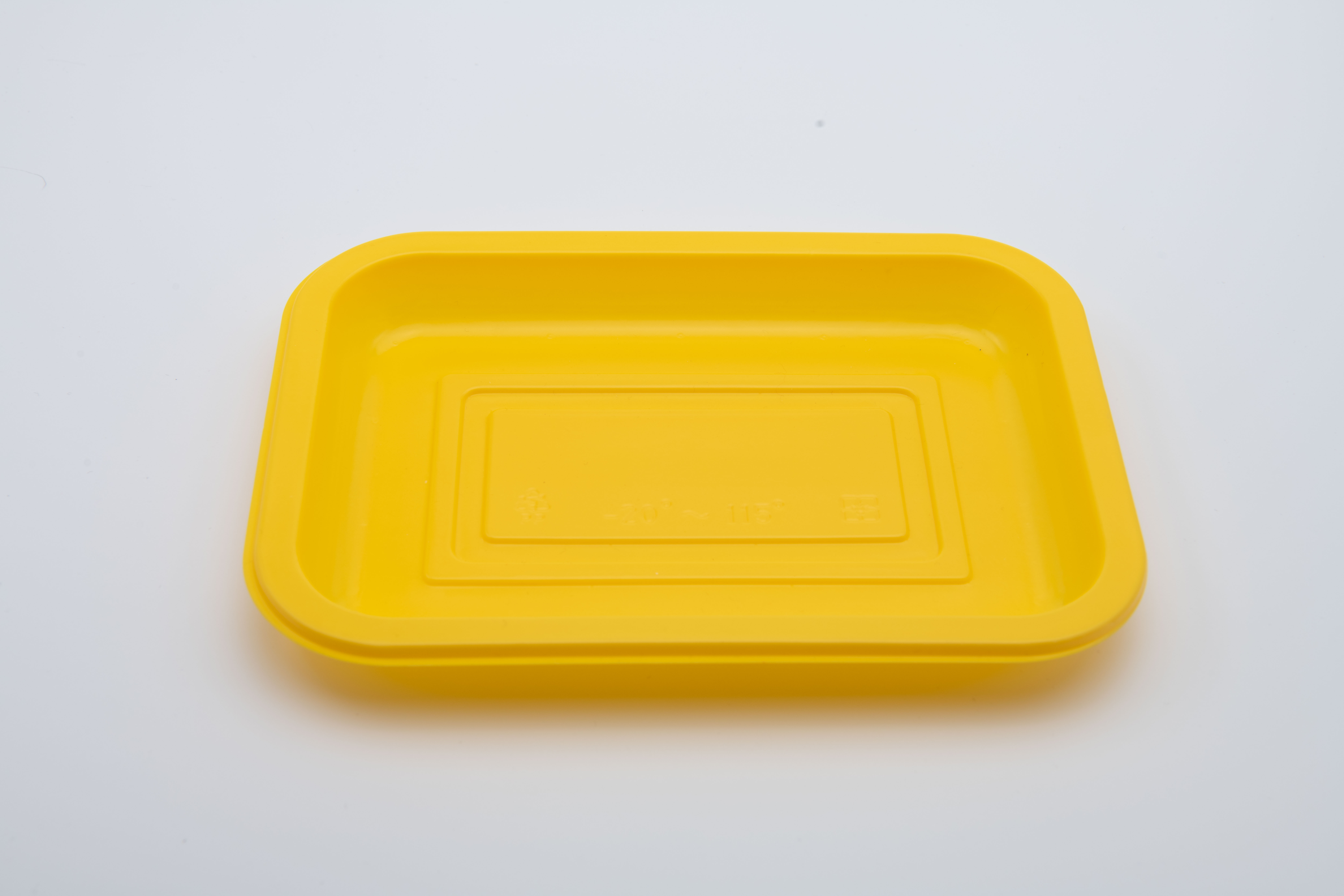 High temperature resistance and low waist tray